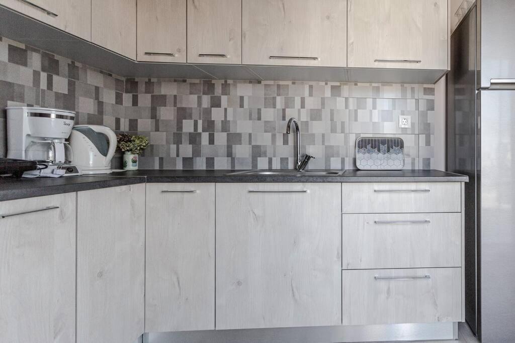 דירות וולוס Cozy Seaside Penthouse With Sea & Mountain View. מראה חיצוני תמונה